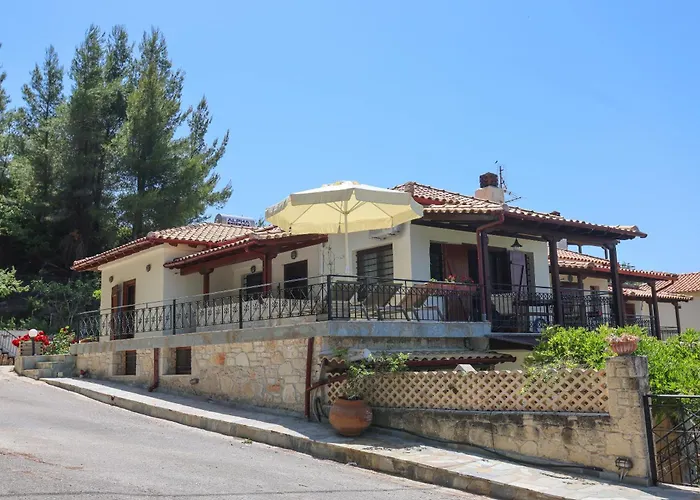 Bizmut House Shared Garden & Pool Paliouri