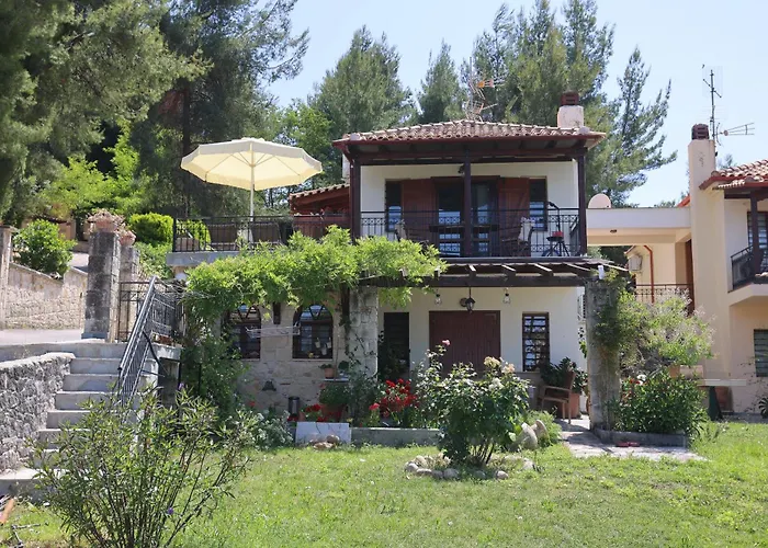 Bizmut House Shared Garden & Pool Paliouri