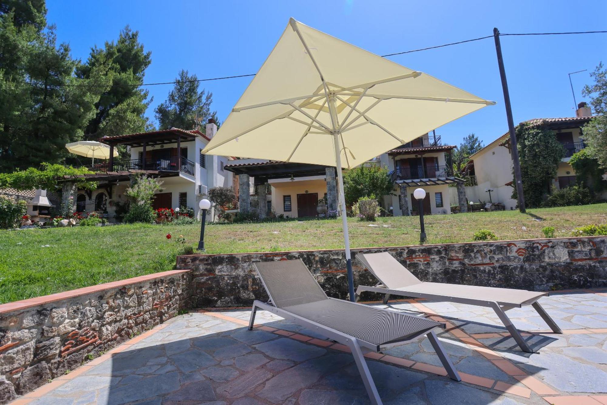 Apartment Bizmut House Shared Garden & Pool Paliouri